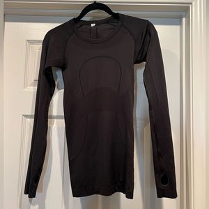 Lululemon long sleeve workout shirt